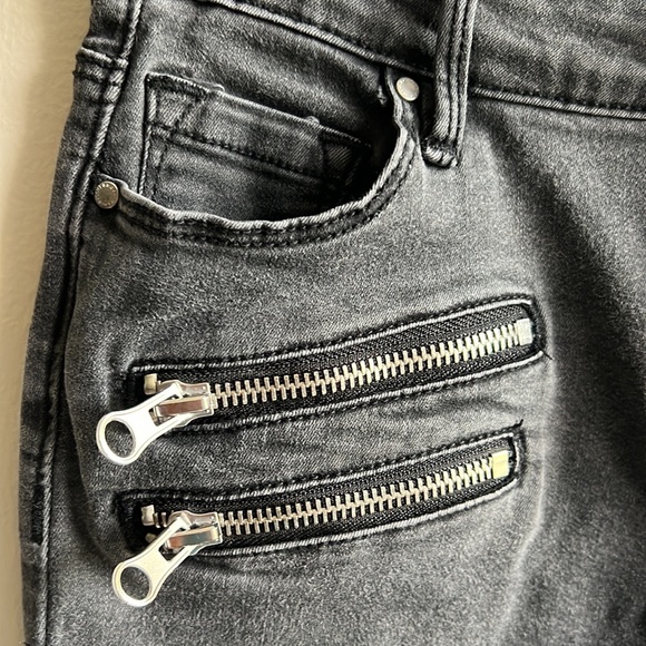 Bullhead Denim Junior’s Edgy Gray Skinny Jeans Size 24 - Picture 4 of 16